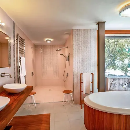 Apartment Abrahome Elegant Hideaway Badacsonytomaj