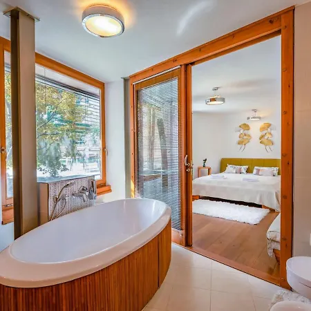 Abrahome Elegant Hideaway Apartment *