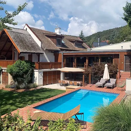 Abrahome Elegant Hideaway Apartment